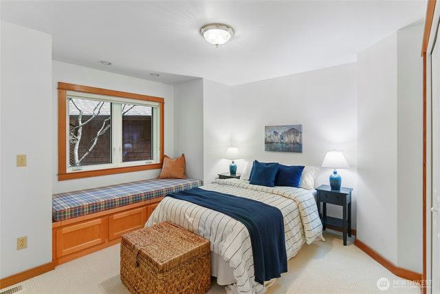 15068 Komedal Road NE, Bainbridge Island, WA 98110