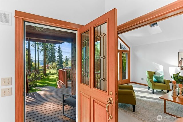 15068 Komedal Road NE, Bainbridge Island, WA 98110