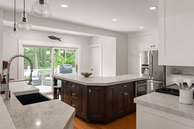 55 Coburn Rd, Weston, MA 02493