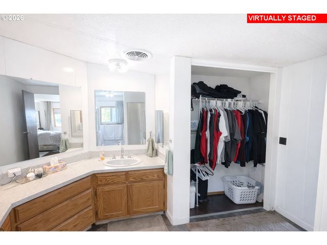 200 EMILS Way 45, Roseburg, OR 97471