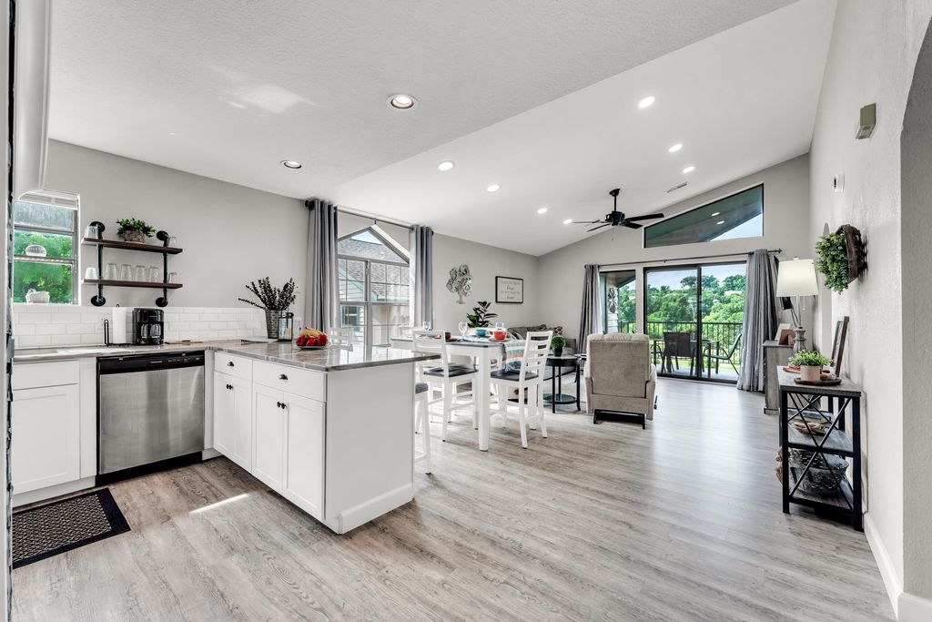 2700 Green Mountain Drive 5, Branson, MO 65616
