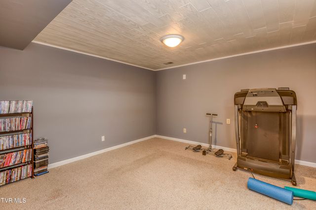 226 High Oak Drive, Bristol, VA 24201