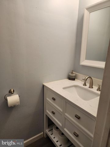 115 LAYTON DR, New Castle, DE 19720