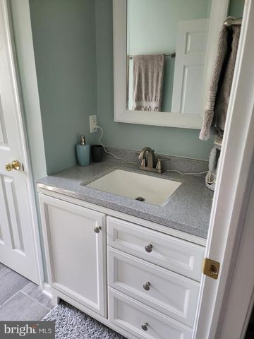 115 LAYTON DR, New Castle, DE 19720