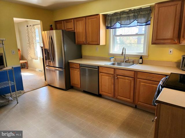 115 LAYTON DR, New Castle, DE 19720