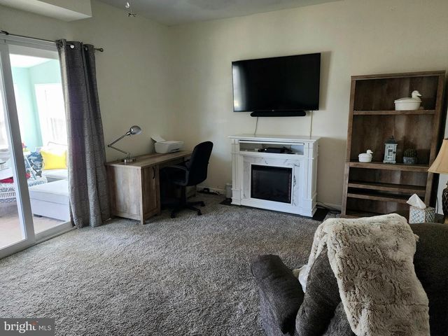 115 LAYTON DR, New Castle, DE 19720