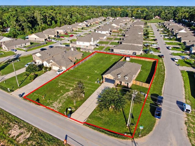 1635 Waukegan Road, Conroe, TX 77306