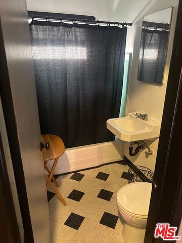 1329 S Hoover Street, Los Angeles, CA 90006