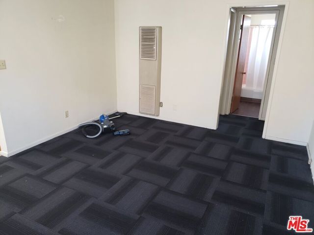 1329 S Hoover Street, Los Angeles, CA 90006
