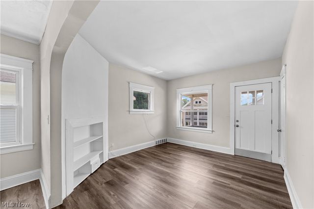 1279 Idlewood Avenue, Lakewood, OH 44107