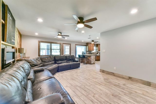 4190 County Road 145, Alvin, TX 77511