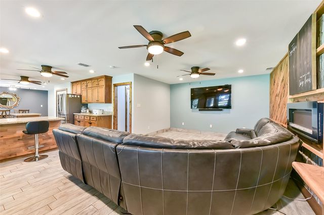 4190 County Road 145, Alvin, TX 77511