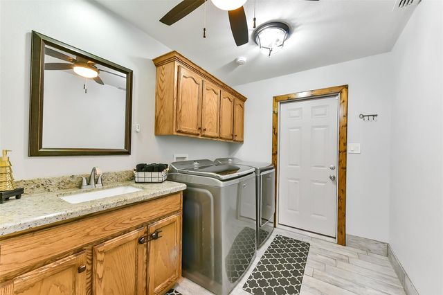 4190 County Road 145, Alvin, TX 77511