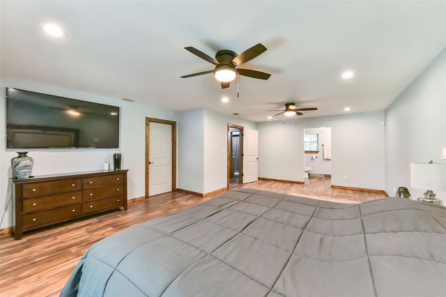 4190 County Road 145, Alvin, TX 77511
