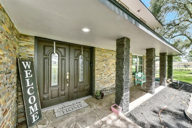 4190 County Road 145, Alvin, TX 77511