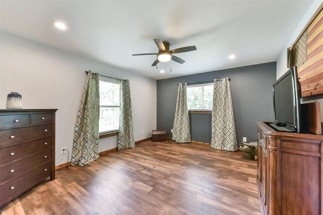 4190 County Road 145, Alvin, TX 77511