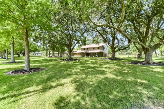 4190 County Road 145, Alvin, TX 77511