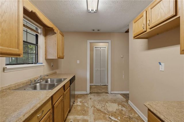 5900 Dart Drive, Lithonia, GA 30058