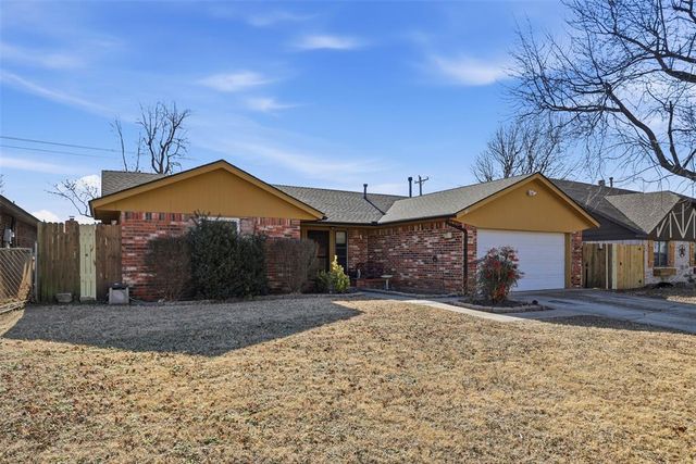1008 Royal Lane, Yukon, OK 73099