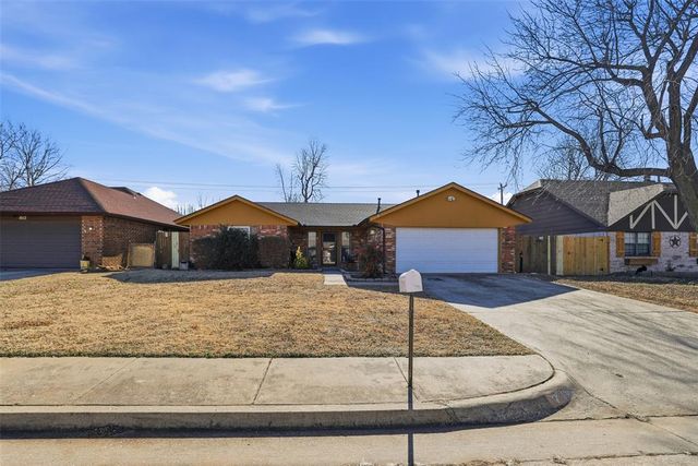 1008 Royal Lane, Yukon, OK 73099