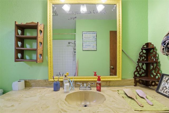 1008 Royal Lane, Yukon, OK 73099