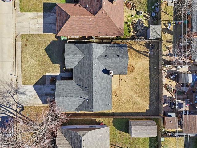 1008 Royal Lane, Yukon, OK 73099