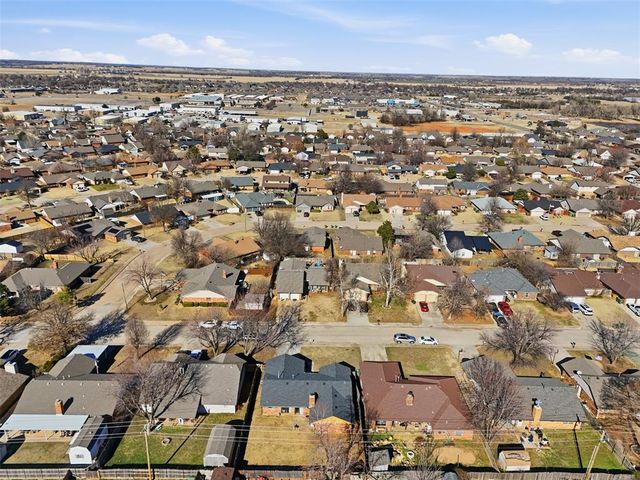 1008 Royal Lane, Yukon, OK 73099