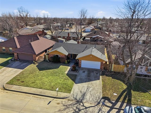 1008 Royal Lane, Yukon, OK 73099