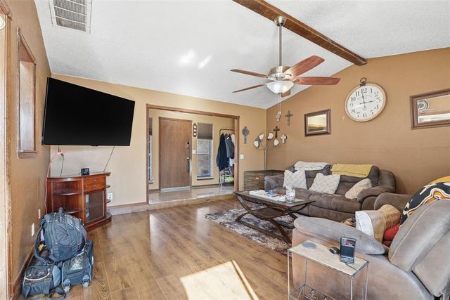 1008 Royal Lane, Yukon, OK 73099