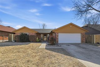1008 Royal Lane, Yukon, OK 73099