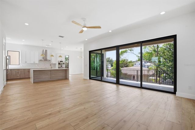 1943 SHORE ACRES BOULEVARD NE, St Petersburg, FL 33703