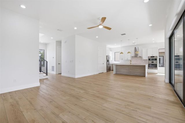 1943 SHORE ACRES BOULEVARD NE, St Petersburg, FL 33703