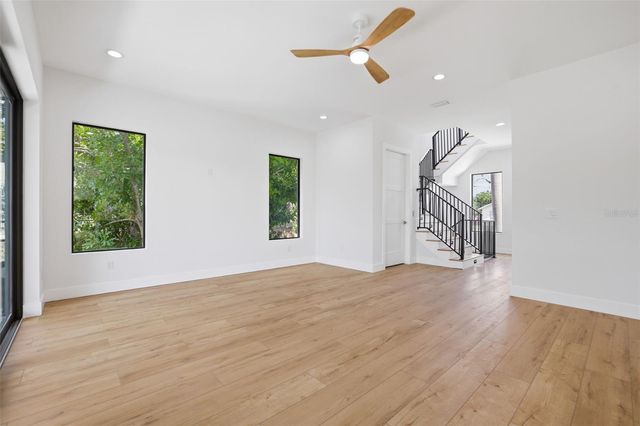 1943 SHORE ACRES BOULEVARD NE, St Petersburg, FL 33703