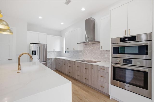 1943 SHORE ACRES BOULEVARD NE, St Petersburg, FL 33703