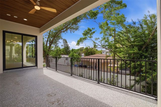 1943 SHORE ACRES BOULEVARD NE, St Petersburg, FL 33703