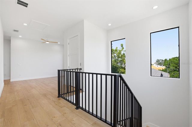 1943 SHORE ACRES BOULEVARD NE, St Petersburg, FL 33703