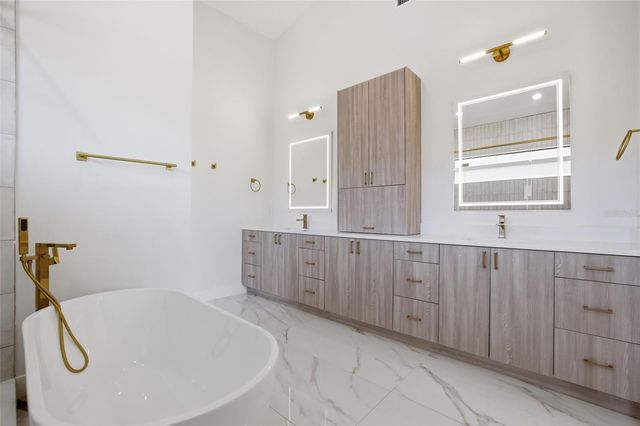 1943 SHORE ACRES BOULEVARD NE, St Petersburg, FL 33703