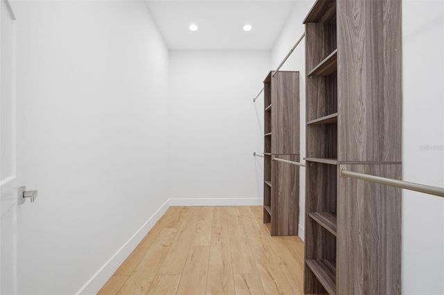 1943 SHORE ACRES BOULEVARD NE, St Petersburg, FL 33703