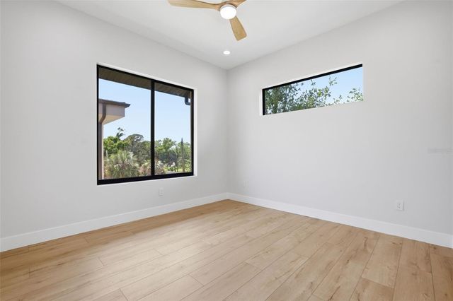 1943 SHORE ACRES BOULEVARD NE, St Petersburg, FL 33703