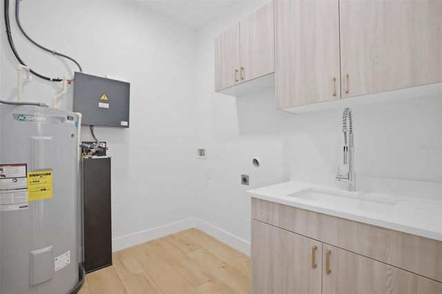 1943 SHORE ACRES BOULEVARD NE, St Petersburg, FL 33703