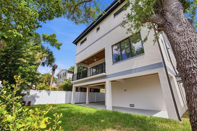 1943 SHORE ACRES BOULEVARD NE, St Petersburg, FL 33703