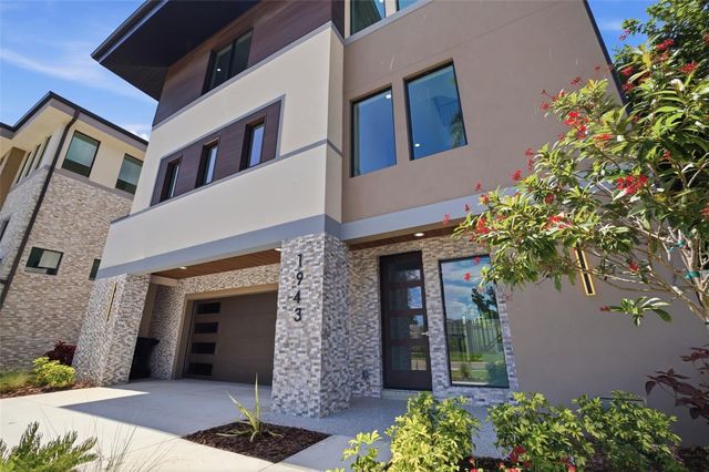 1943 SHORE ACRES BOULEVARD NE, St Petersburg, FL 33703