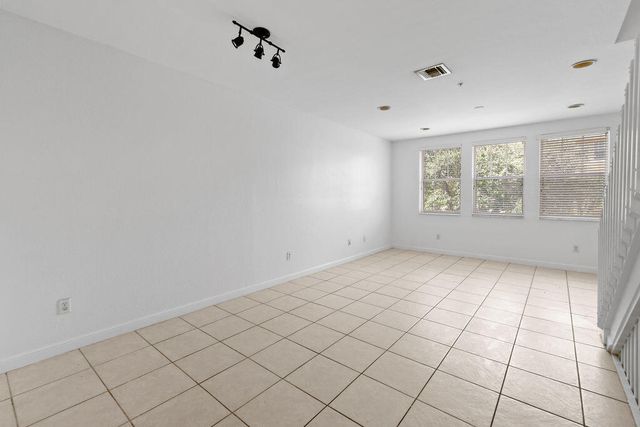 433 Amador Lane 5, West Palm Beach, FL 33401