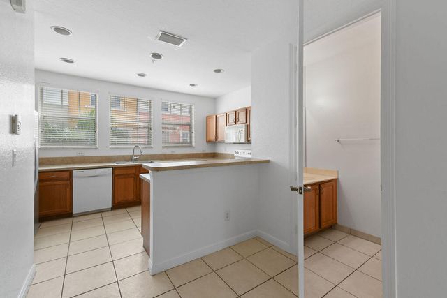 433 Amador Lane 5, West Palm Beach, FL 33401