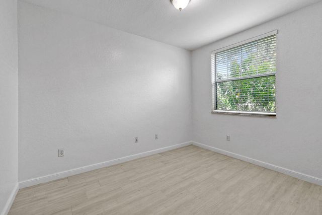 433 Amador Lane 5, West Palm Beach, FL 33401