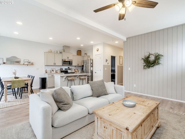 5010 GEMINI Ave Ne, Salem, OR 97305