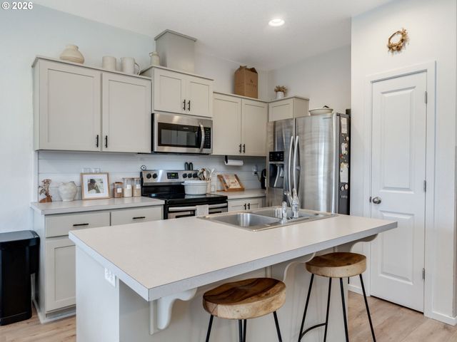 5010 GEMINI Ave Ne, Salem, OR 97305