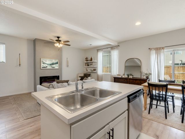 5010 GEMINI Ave Ne, Salem, OR 97305