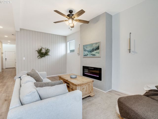 5010 GEMINI Ave Ne, Salem, OR 97305