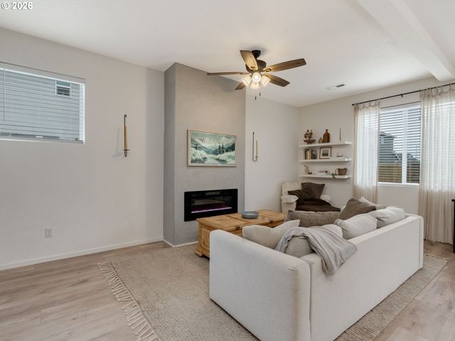 5010 GEMINI Ave Ne, Salem, OR 97305